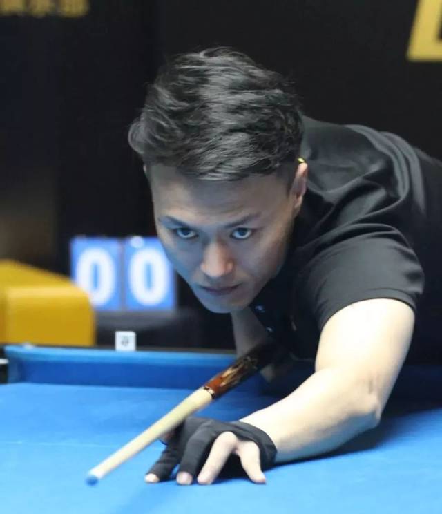 英超赛场上 英超赛场上