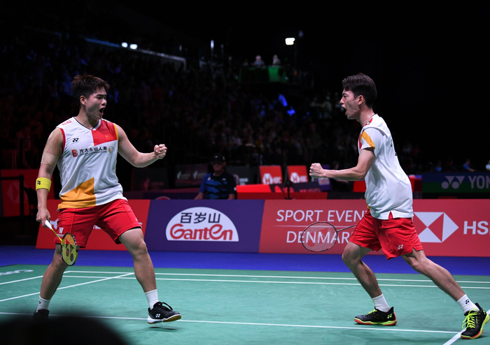 一个强劲的 一个强劲的