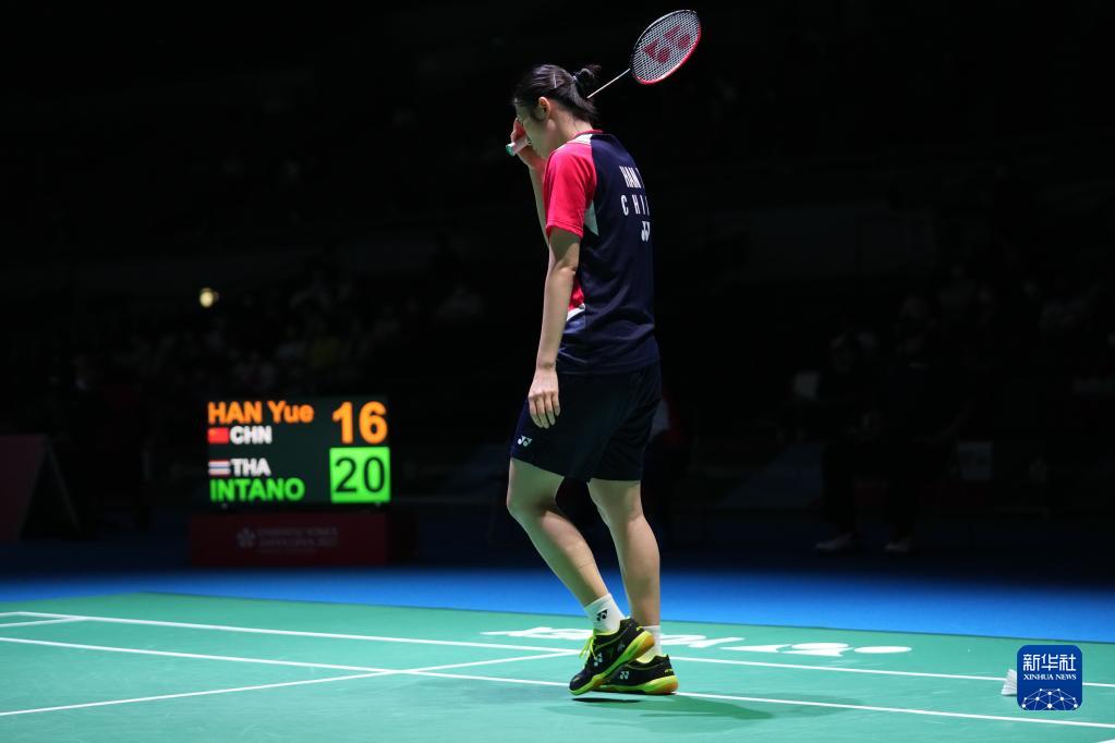 两队教练在 两队教练在