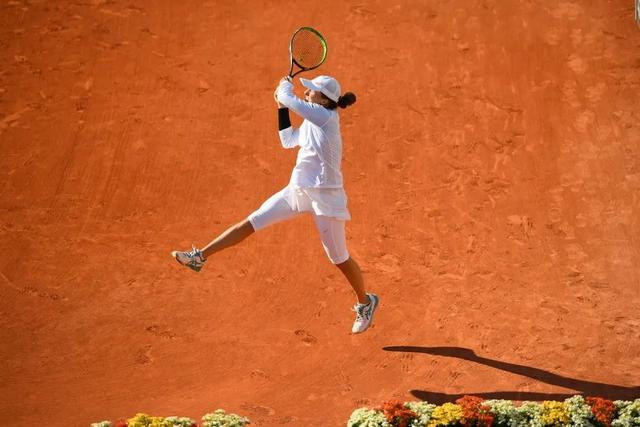 人关注且充 人关注且充